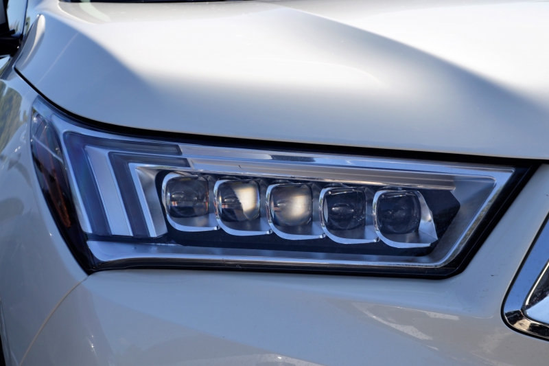 automobile-VENANSON-min_acura-headlamp-2834131